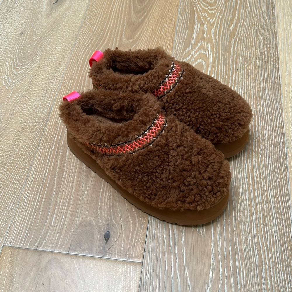 Ugg Braided Tazz 6 NWT